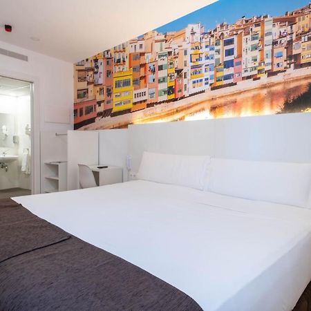 Hotel BESTPRICE Gerona Buitenkant foto